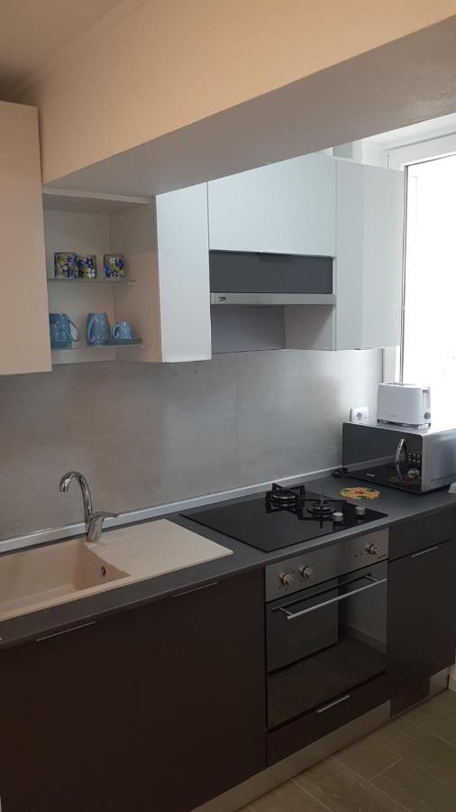 Water Lily Apartment - Self Check-In Oradea Buitenkant foto